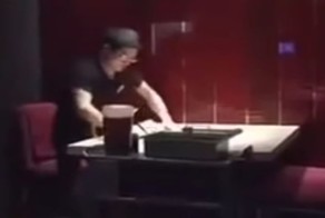 Ниндзя-официант в китайском ресторане 