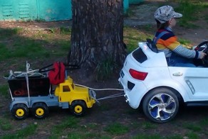 Житель ОбьГЭСа решил проблему энергоснабжения детской машины