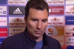 Главный тренер «Анжи» умеет подобрать слова