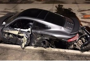 Сотрудник автоцентра разбил клиентский Porsche 911