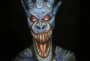 Визажист-самоучка, которая с помощью грима может превратить себя в кого угодно