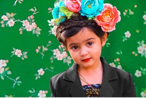 Трехлетняя девочка примерила образы сильных женщин