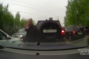 Автохам вышел разрулить затор в Санкт-Петербурге