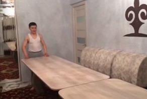 Когда к тебе скоро приедут родственники, но нет большого стола для застолья