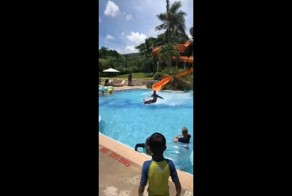 Идеальный спуск с водной горки