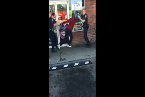 Усмирение крэкового зомби полицейским электрошокером
