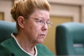 "Беспредел и абсурд": Мизулина о погибшем в ДТП "пьяном" мальчике