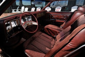 Роскошные автомобили с велюровым салоном