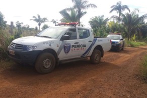 Обугленное тело мужчины на обочине дороги