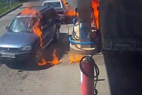 В Казахстане водитель Газели устроил пожар на АЗС