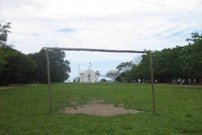 Футбольные ворота повсюду