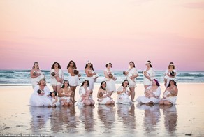 За естественность: групповые фотосессии кормящих матерей