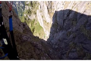 Сумасшедший спидглайдинг от первого лица в горах Румынии 
