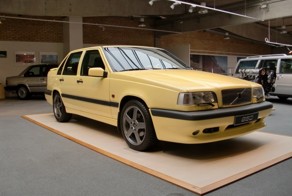Желтый Volvo 850 T5-R 1995 "The Flying Banana"