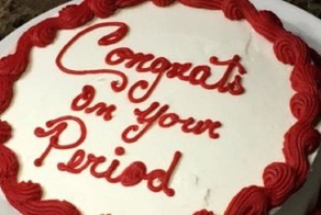 Мама устроила для дочки праздник первых месячных