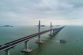 В Китае завершается строительство самого длинного в мире моста через море