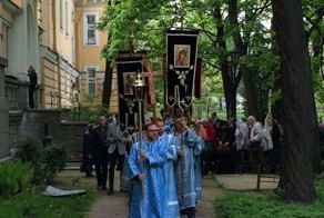 Попы снова лезут в науку