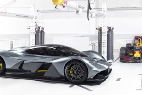 Aston Martin показал фото предсерийного гиперкара Valkyrie