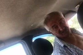 В Сочи таксист обматерил клиентку