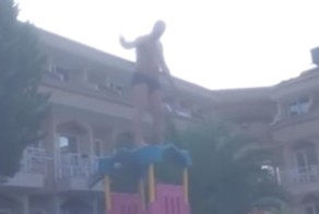 Сказочный... белорусский прыгун с детских горок в Турции