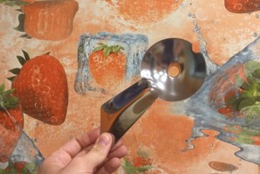 Секрет необычной ложки с отверстием