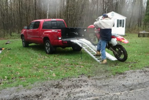 Как не стоит грузить мотоцикл в пикап