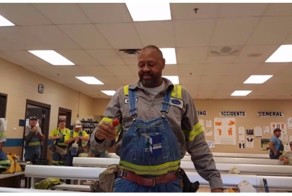 Американский шахтер на спор съел самый острый перец в мире