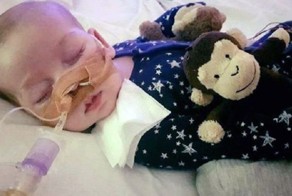 Умер Чарли Гард, смертельно больной малыш из Лондона
