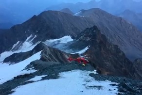 В Альпах разбился вертолет при попытке эвакуировать человека