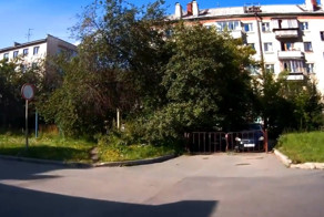 Таран припаркованного автомобиля