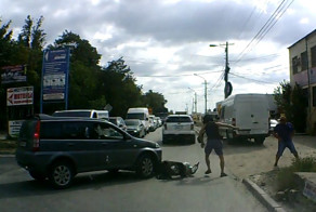 Смотрю направо, еду налево