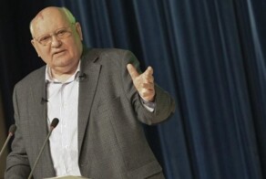 Горбачев призвал Россию прогнуться под Запад "пока не поздно"	