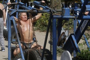 Легендарная киевская "Качалка" по-прежнему живее всех живых
