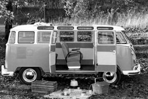Cтарейший микроавтобус Volkswagen Samba готов к реставрации