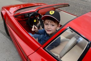 Самый дорогой детский Ferrari Testarossa