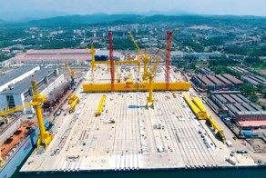 Суперверфь «Звезда» приступает к установке крупнейшего крана в России