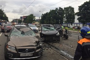 Авария дня. Массовое ДТП из семи машин в Петербурге