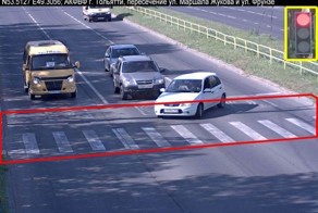 Водитель пропустил автомобиль скорой помощи и получил штраф