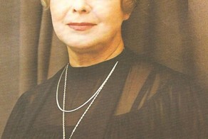 Вия Артмане