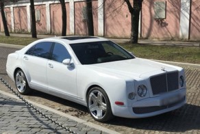 Mercedes S-класса не совсем удачно превратили в Bentley Mulsanne