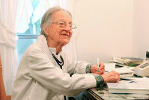 Прошу всех молчать! Я устала от вашего хамства!