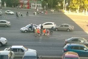 В Челябинске водитель за 15 минут "завел" сердце пенсионера, упавшего с приступом