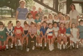 30 лет спустя: взглянув на левый угол ее детсадовской фотографии, жених просто ахнул