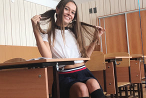 А по фотографиям и не скажешь, что они школьницы