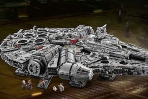 Компания "Лего" выпустила космический корабль из 7541 детали