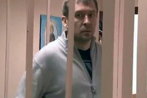 Главный борец с коррупцией "полковник Казанова" одаривал свой гарем по-королевски
