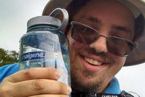 Подготовился: он зарыл запас водки на месте проведения музыкального фестиваля