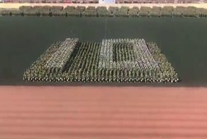 Зрелищные часы из людей