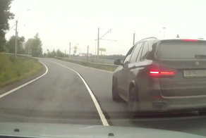Автохам на BMW с пистолетом