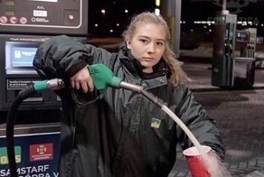 Я бы спросил, что здесь происходит, но боюсь узнать правду